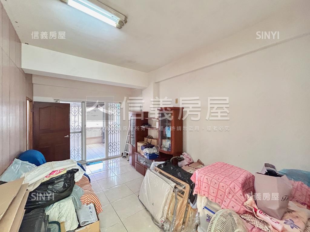 十八甲稀有透店房屋室內格局與周邊環境