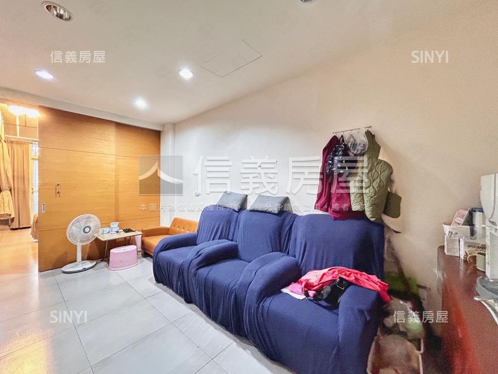 十八甲稀有透店房屋室內格局與周邊環境
