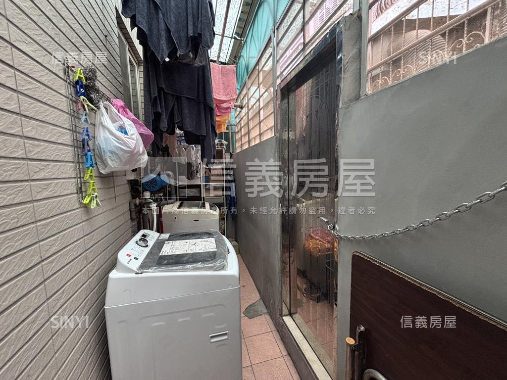 十八甲稀有透店房屋室內格局與周邊環境
