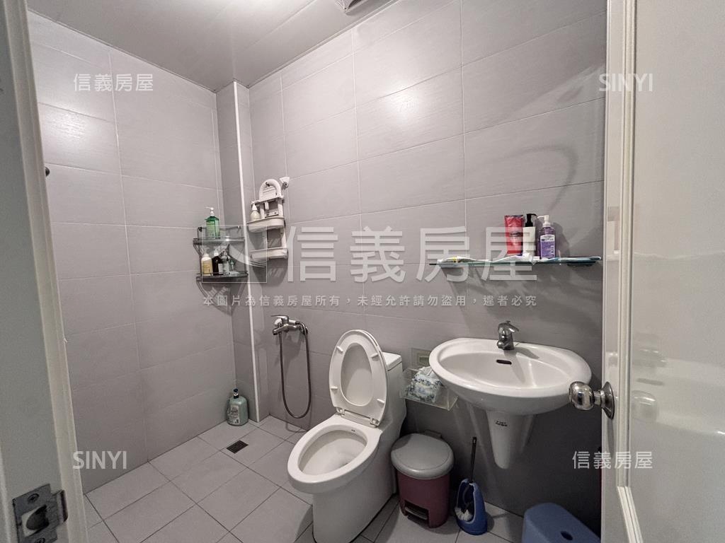 十八甲稀有透店房屋室內格局與周邊環境