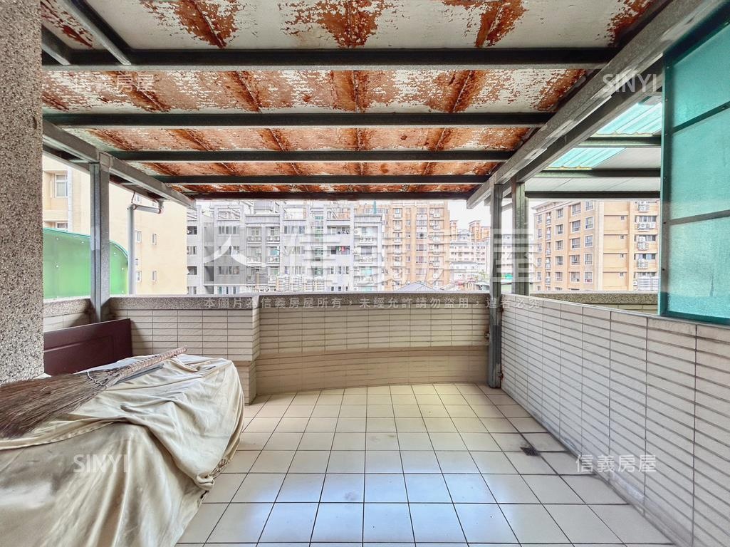 十八甲稀有透店房屋室內格局與周邊環境