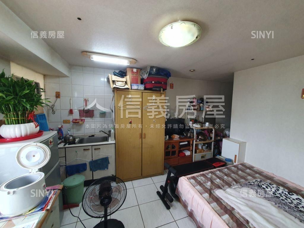 低總價西區電梯套房房屋室內格局與周邊環境