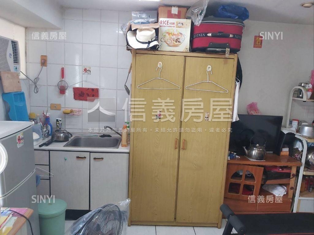 低總價西區電梯套房房屋室內格局與周邊環境
