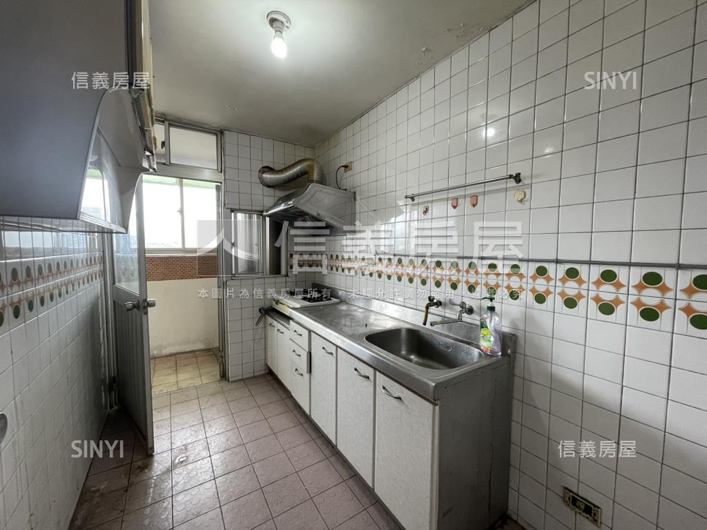 成功高樓大三房遠眺山景房屋室內格局與周邊環境