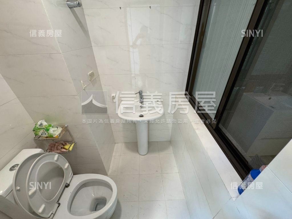 捷運低總價首購電梯美宅房屋室內格局與周邊環境