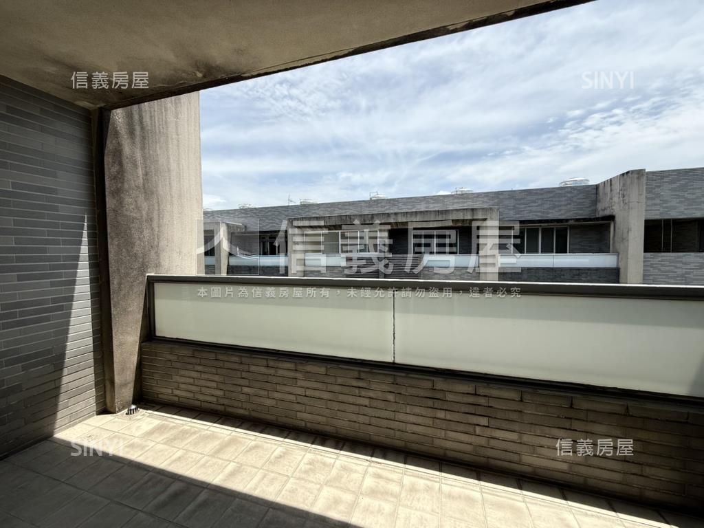 近東區靜謐陽光雙車透天房屋室內格局與周邊環境