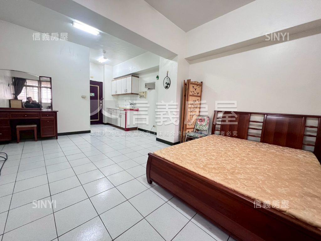 市區套房房屋室內格局與周邊環境