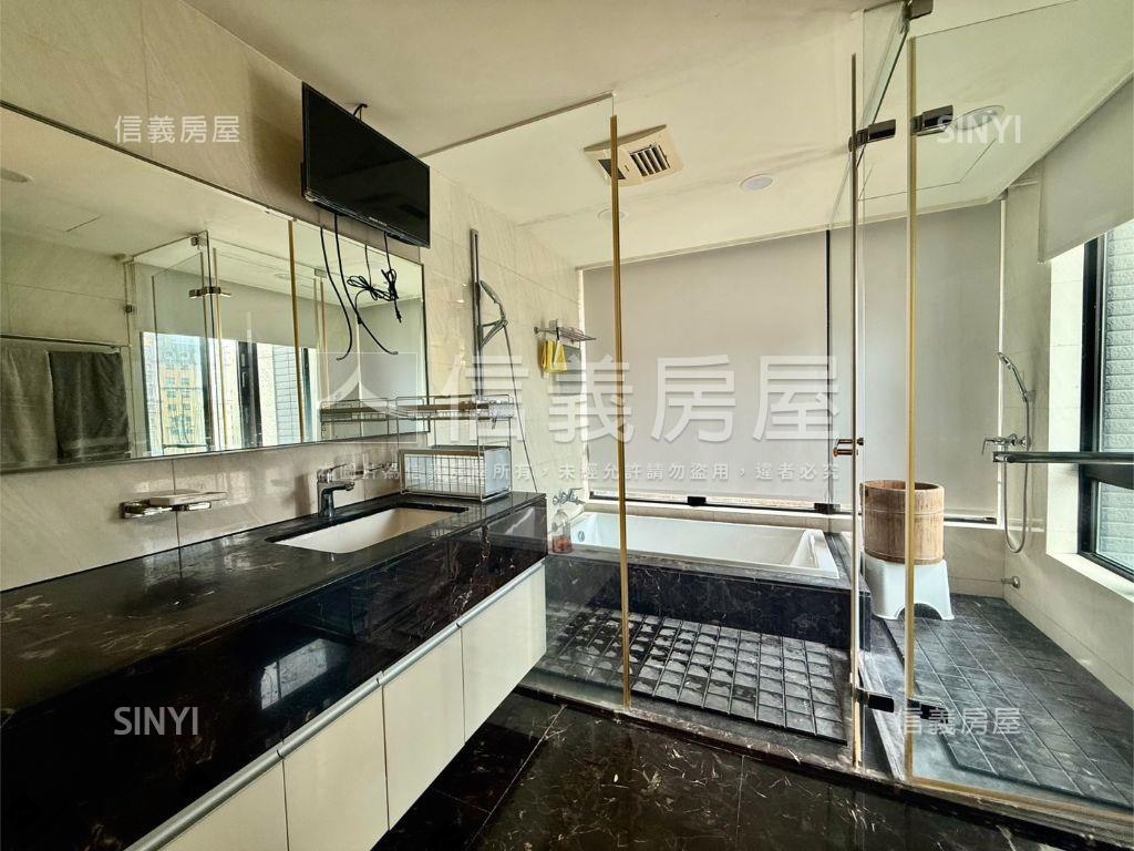 亞昕向上單戶四房坡平車位房屋室內格局與周邊環境