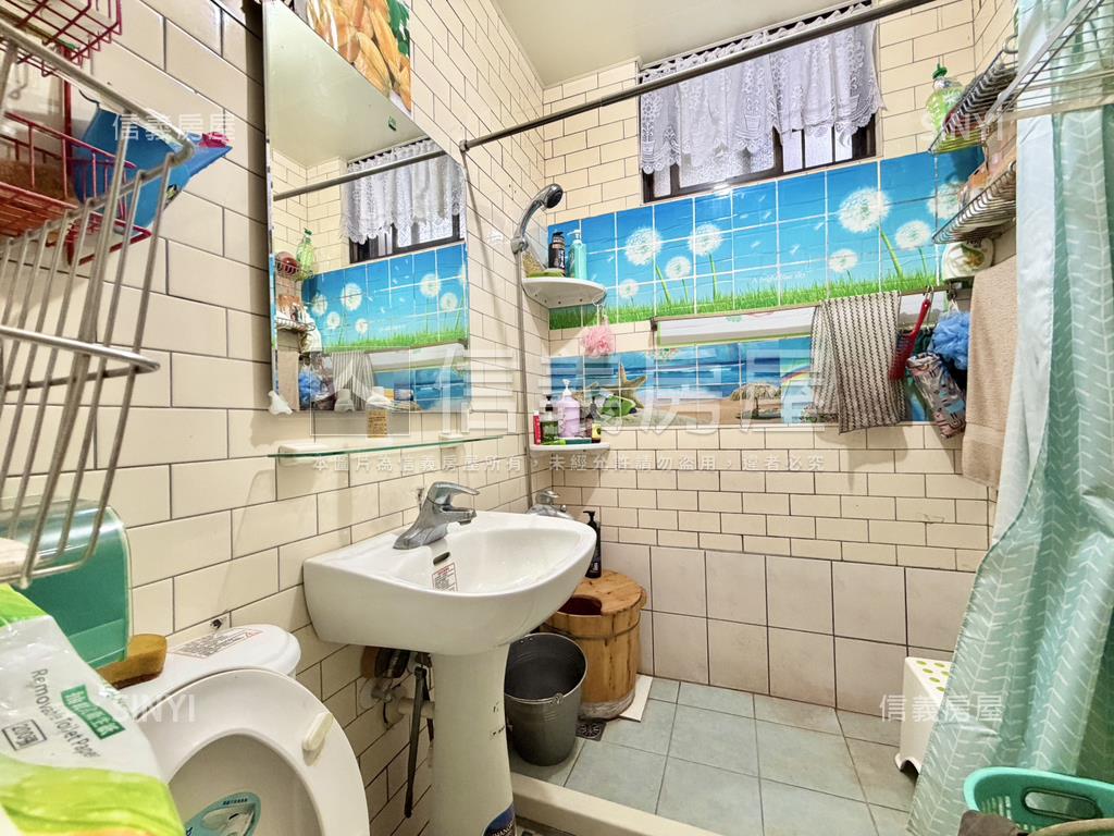 土城門前可停車邊間一樓房屋室內格局與周邊環境