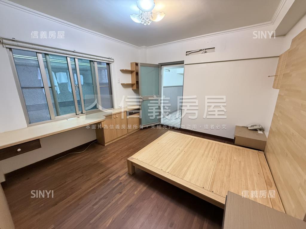 中西區４房屋況佳雙平車房屋室內格局與周邊環境