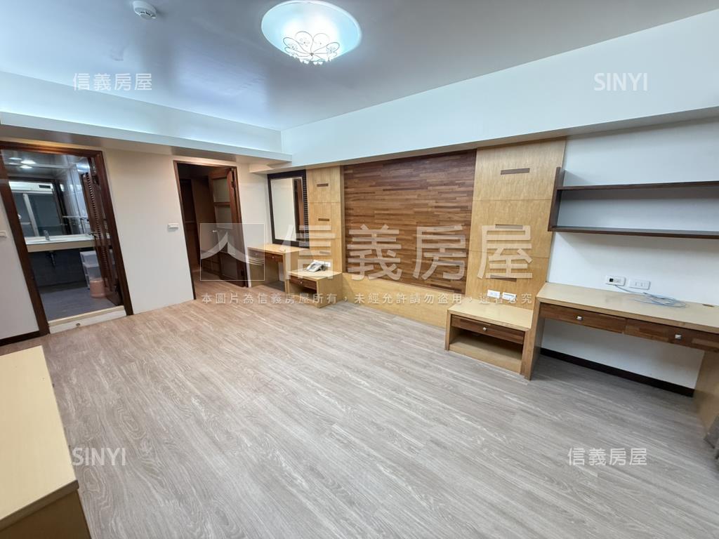 中西區４房屋況佳雙平車房屋室內格局與周邊環境
