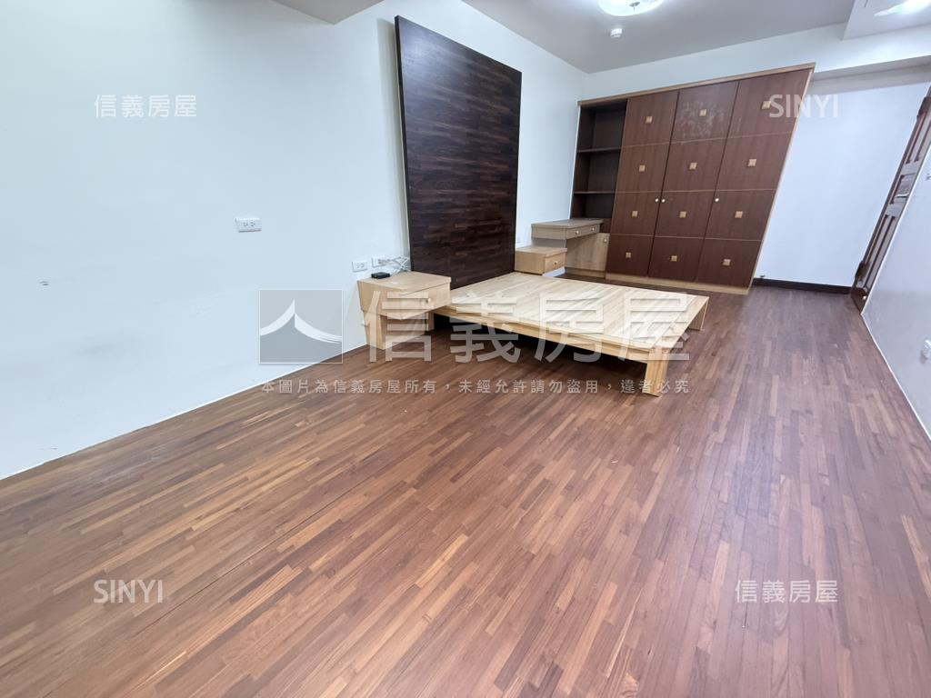中西區４房屋況佳雙平車房屋室內格局與周邊環境