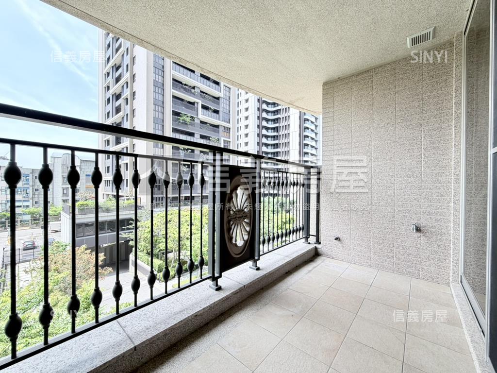 專任泰若天成質感四房平車房屋室內格局與周邊環境