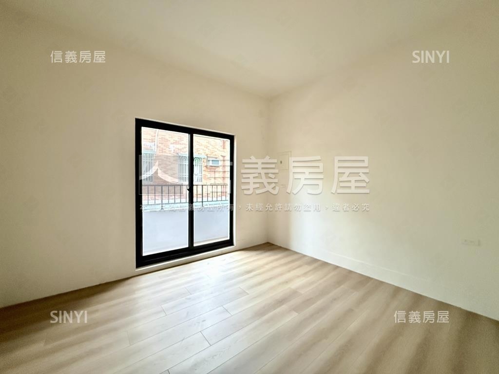 火車站翻新庭院透天房屋室內格局與周邊環境