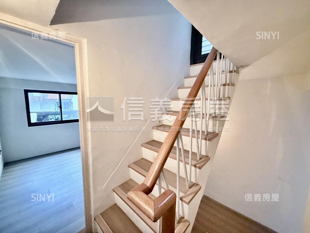 火車站翻新庭院透天房屋室內格局與周邊環境