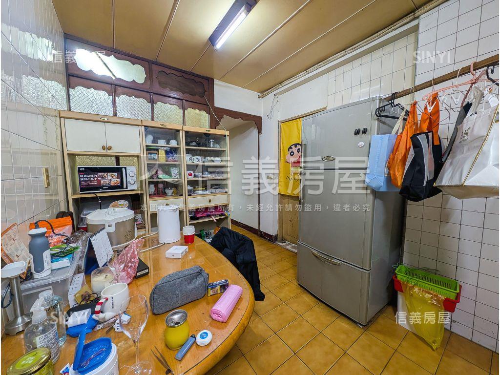 昌隆街稀有一樓面寬店辦房屋室內格局與周邊環境