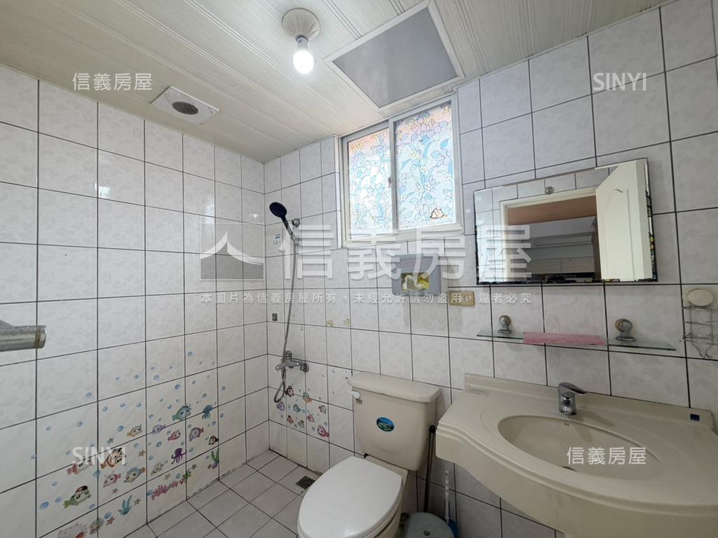 忠勇大漢新台北四房車位房屋室內格局與周邊環境