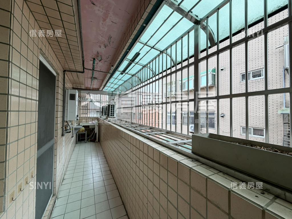 忠勇大漢新台北四房車位房屋室內格局與周邊環境