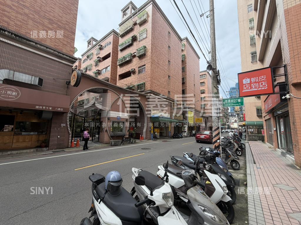 忠勇大漢新台北四房車位房屋室內格局與周邊環境