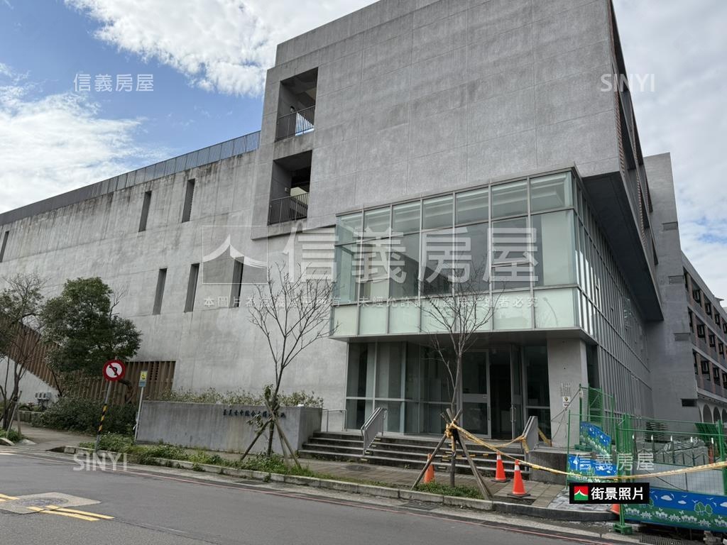 文山萃３房房屋室內格局與周邊環境