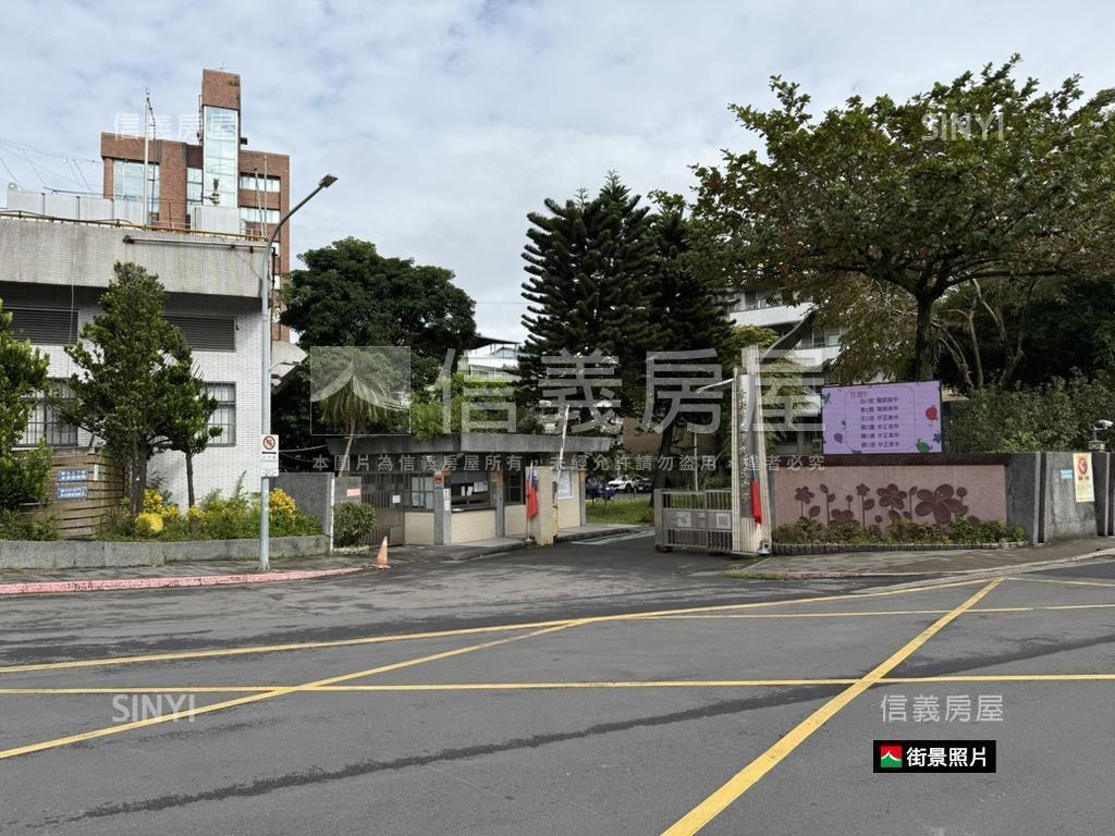 文山萃３房房屋室內格局與周邊環境