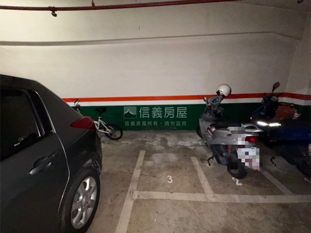 高樓層愛丁堡三房平面車位房屋室內格局與周邊環境
