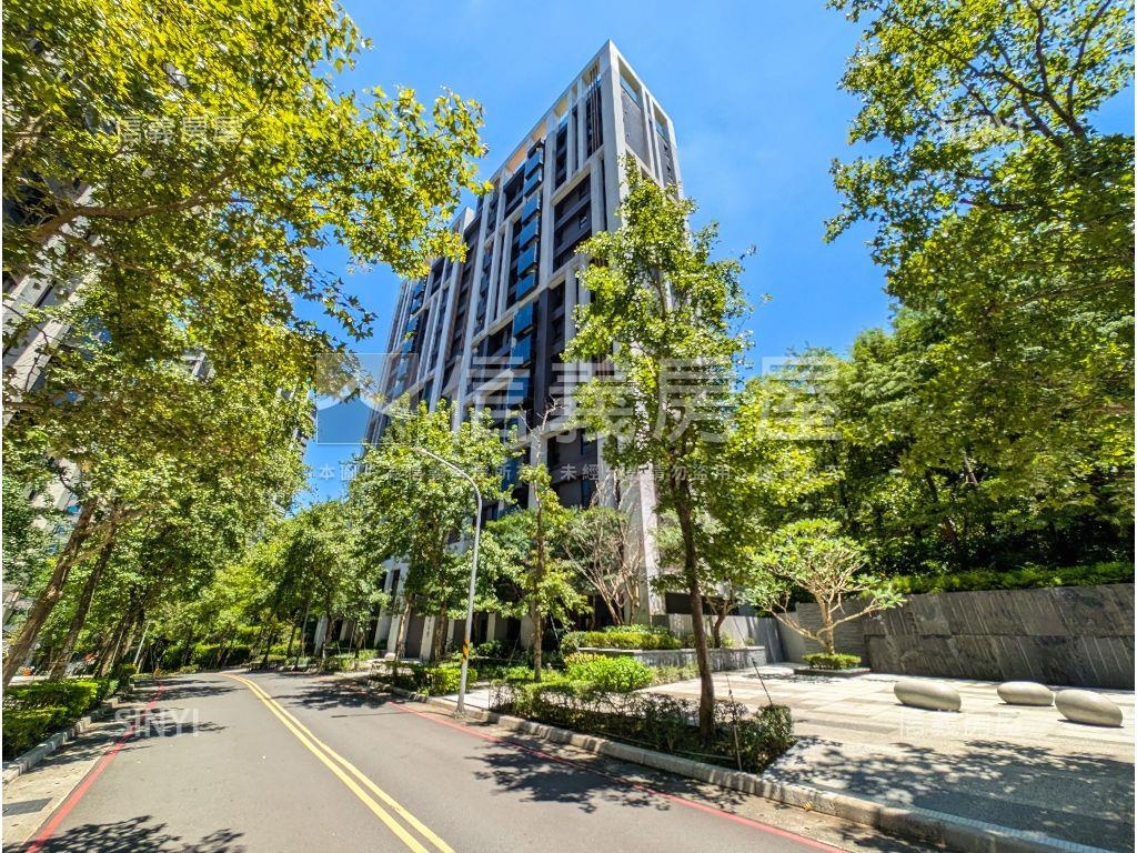敦美苑高樓山景美三房車位房屋室內格局與周邊環境