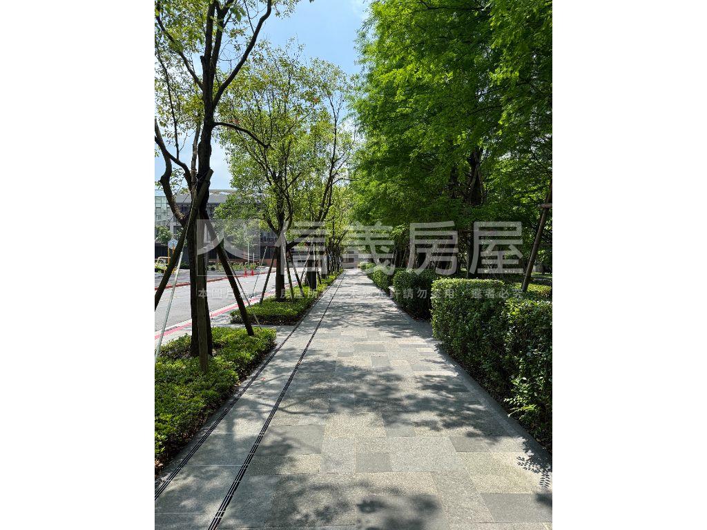 【遠雄峰邑】兩房休旅車位房屋室內格局與周邊環境