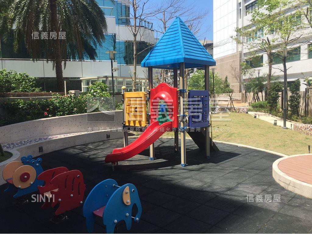 樂活大廈附車位房屋室內格局與周邊環境