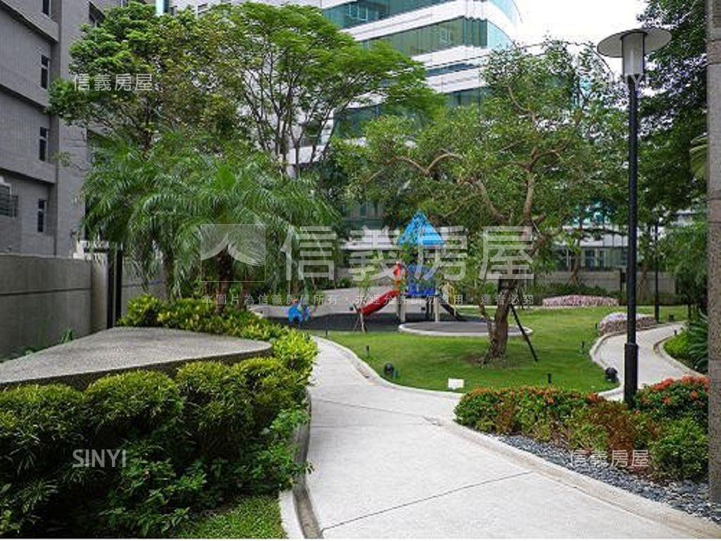 樂活大廈附車位房屋室內格局與周邊環境