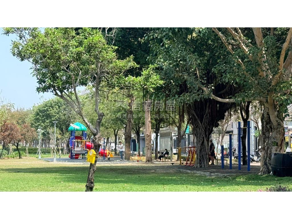 ★福甲福星土地★正面公園房屋室內格局與周邊環境