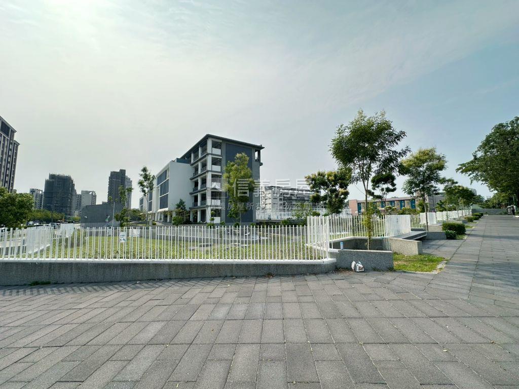 ★福甲福星土地★正面公園房屋室內格局與周邊環境
