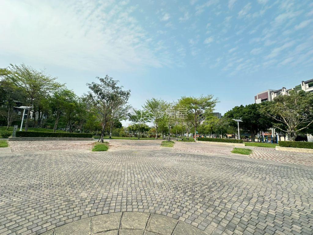 ★福甲福星土地★正面公園房屋室內格局與周邊環境