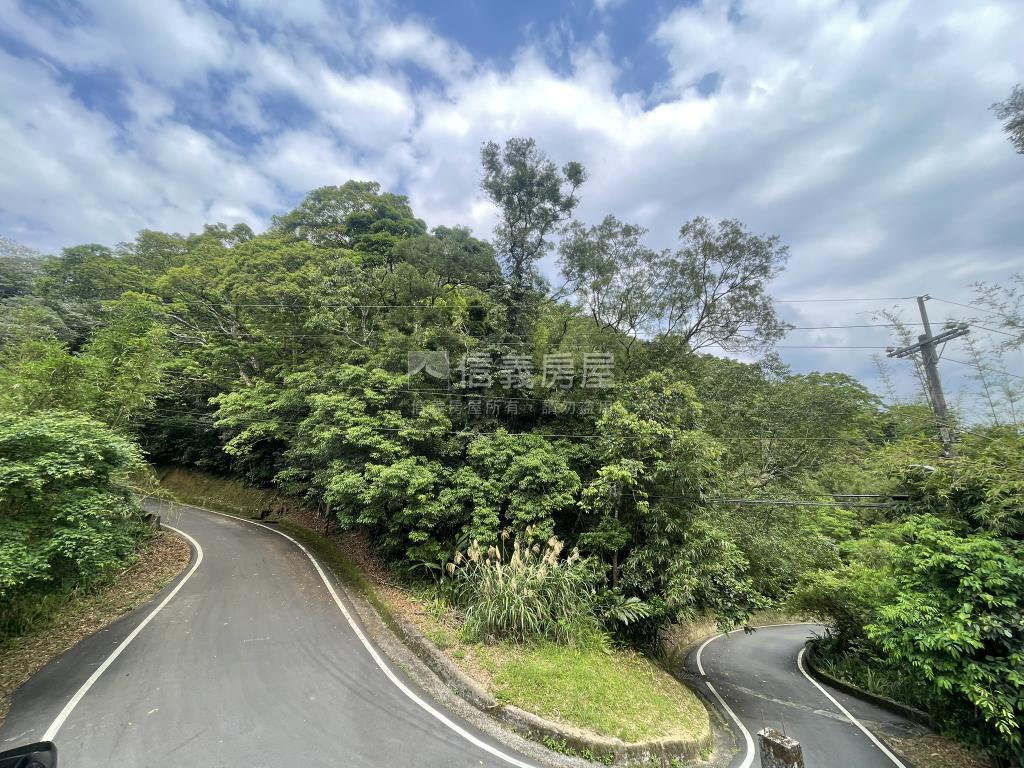 石碇近筆架山登山步道別墅房屋室內格局與周邊環境