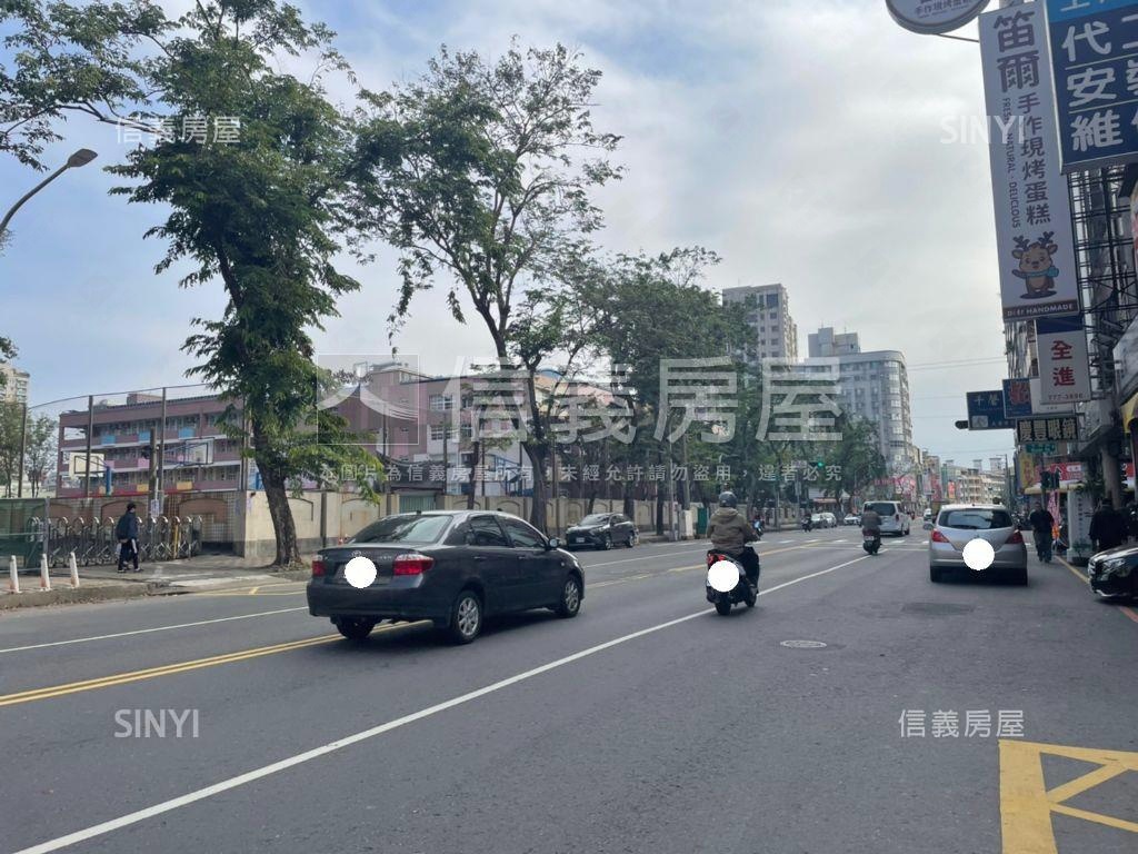 文衡正路透天金店面房屋室內格局與周邊環境