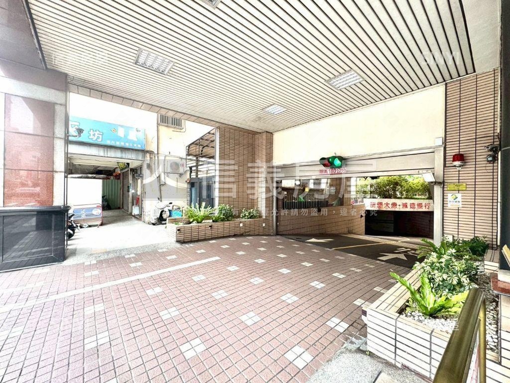 五期雙衛浴開窗３房附車位房屋室內格局與周邊環境