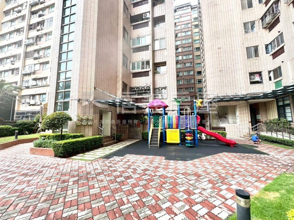 五期雙衛浴開窗３房附車位房屋室內格局與周邊環境