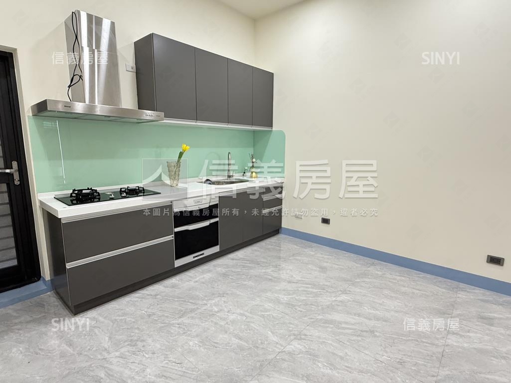 近衛武營氣派美騎樓透天房屋室內格局與周邊環境