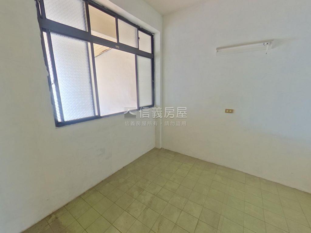 近矽品大面寬透天房屋室內格局與周邊環境