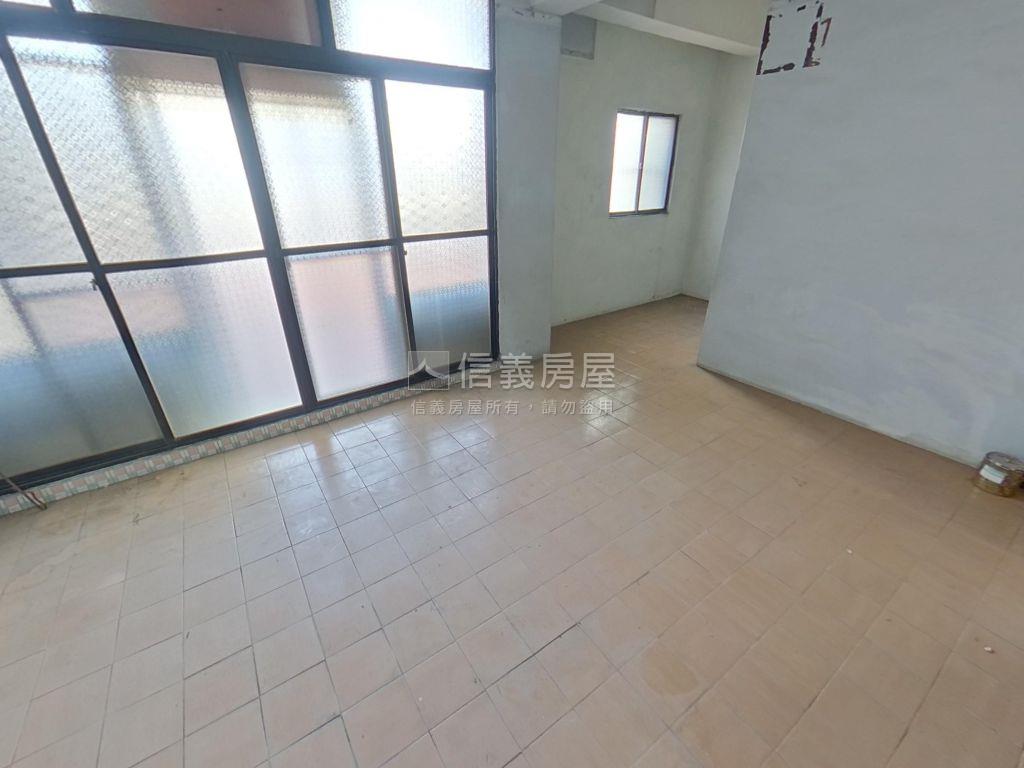 近矽品大面寬透天房屋室內格局與周邊環境