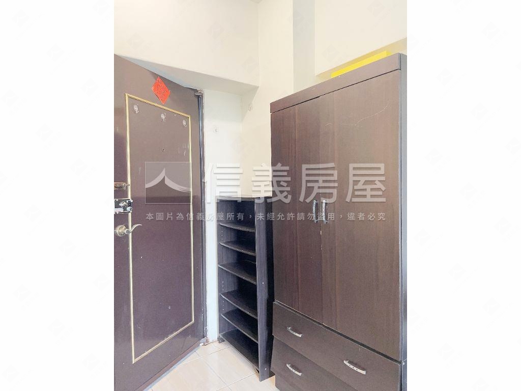 美術商圈低總價陽台套房房屋室內格局與周邊環境