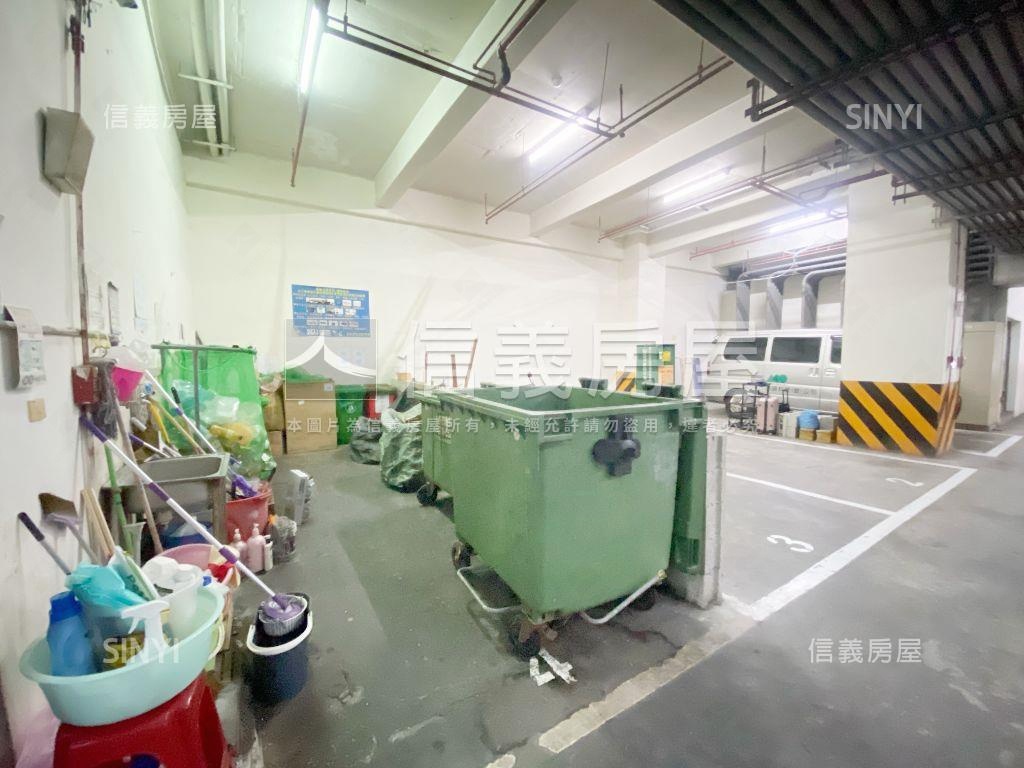 美術商圈低總價陽台套房房屋室內格局與周邊環境