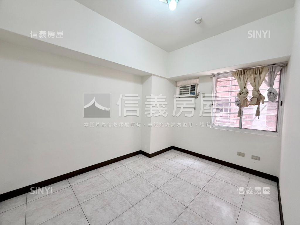 尊峰中高樓典雅３房房屋室內格局與周邊環境