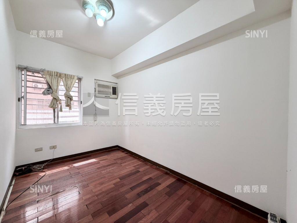 尊峰中高樓典雅３房房屋室內格局與周邊環境