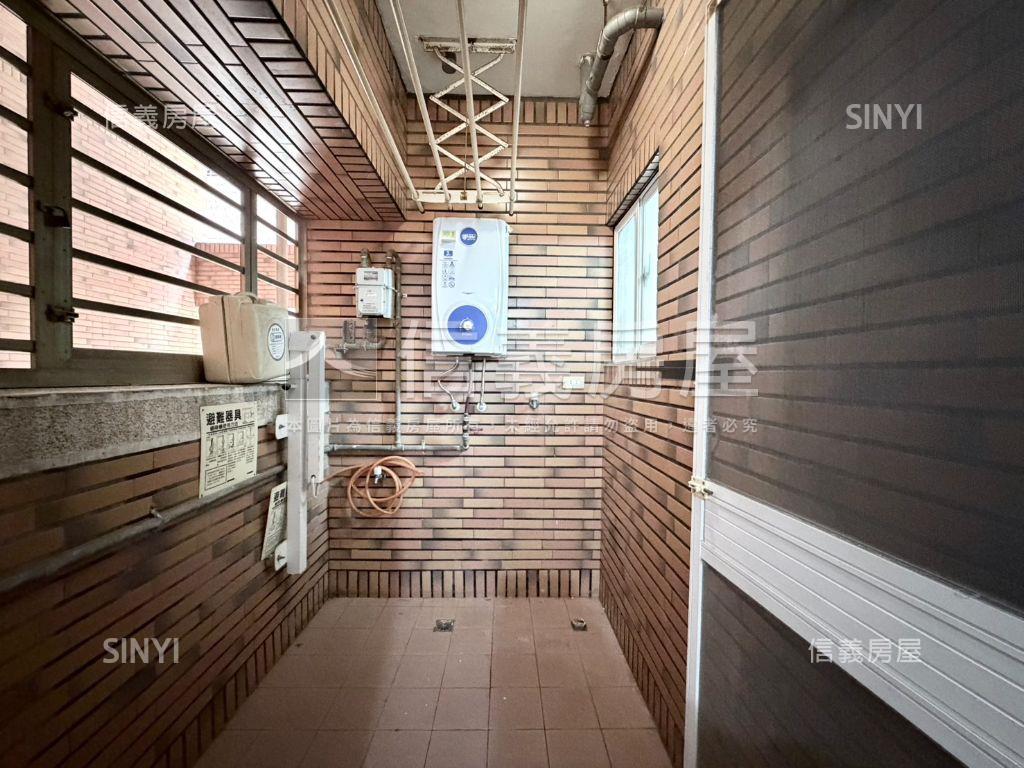 尊峰中高樓典雅３房房屋室內格局與周邊環境