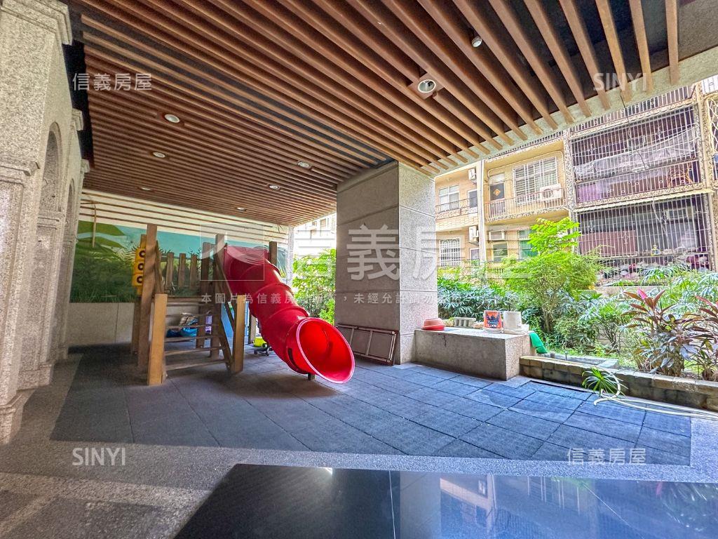 尊峰中高樓典雅３房房屋室內格局與周邊環境