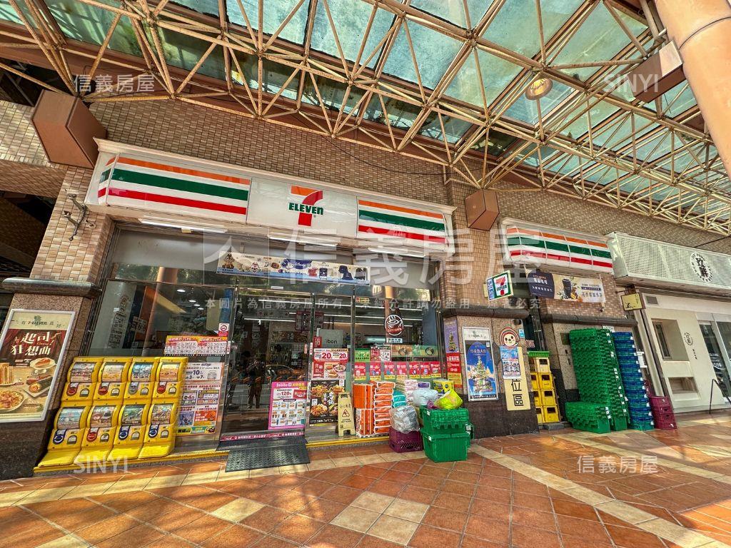 尊峰中高樓典雅３房房屋室內格局與周邊環境