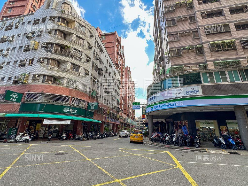 尊峰中高樓典雅３房房屋室內格局與周邊環境