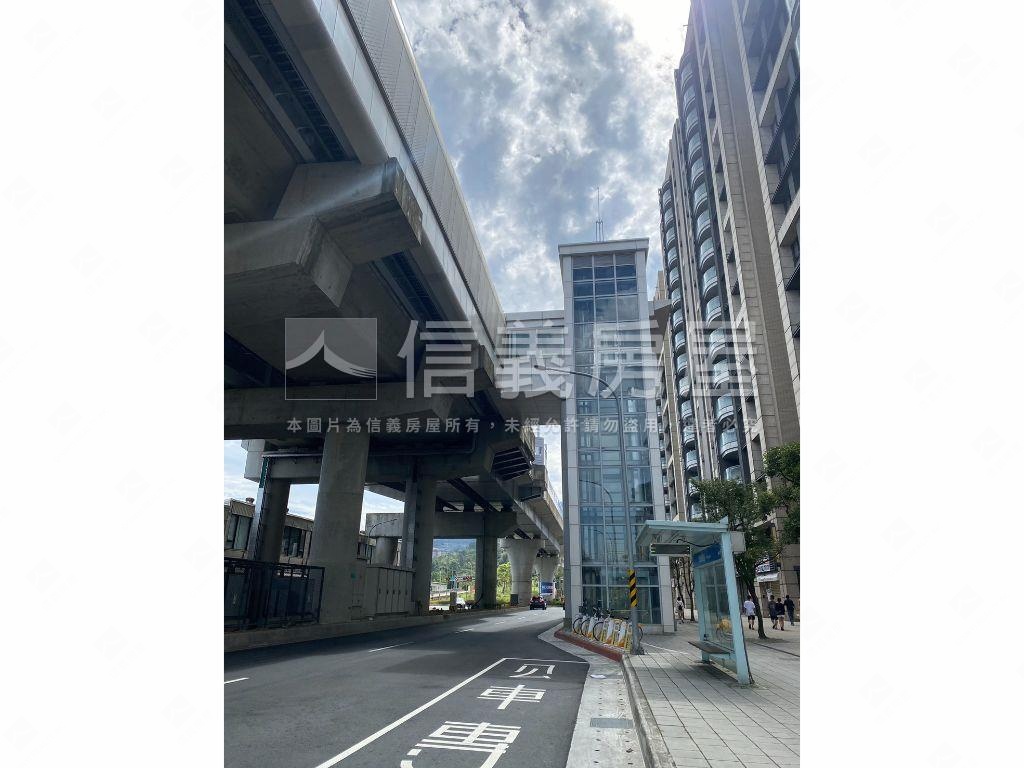 近捷運邊間三樓美寓房屋室內格局與周邊環境