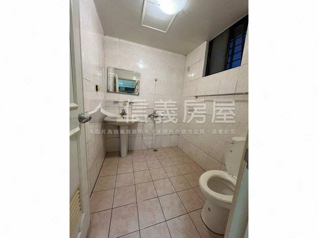 近捷運邊間三樓美寓房屋室內格局與周邊環境